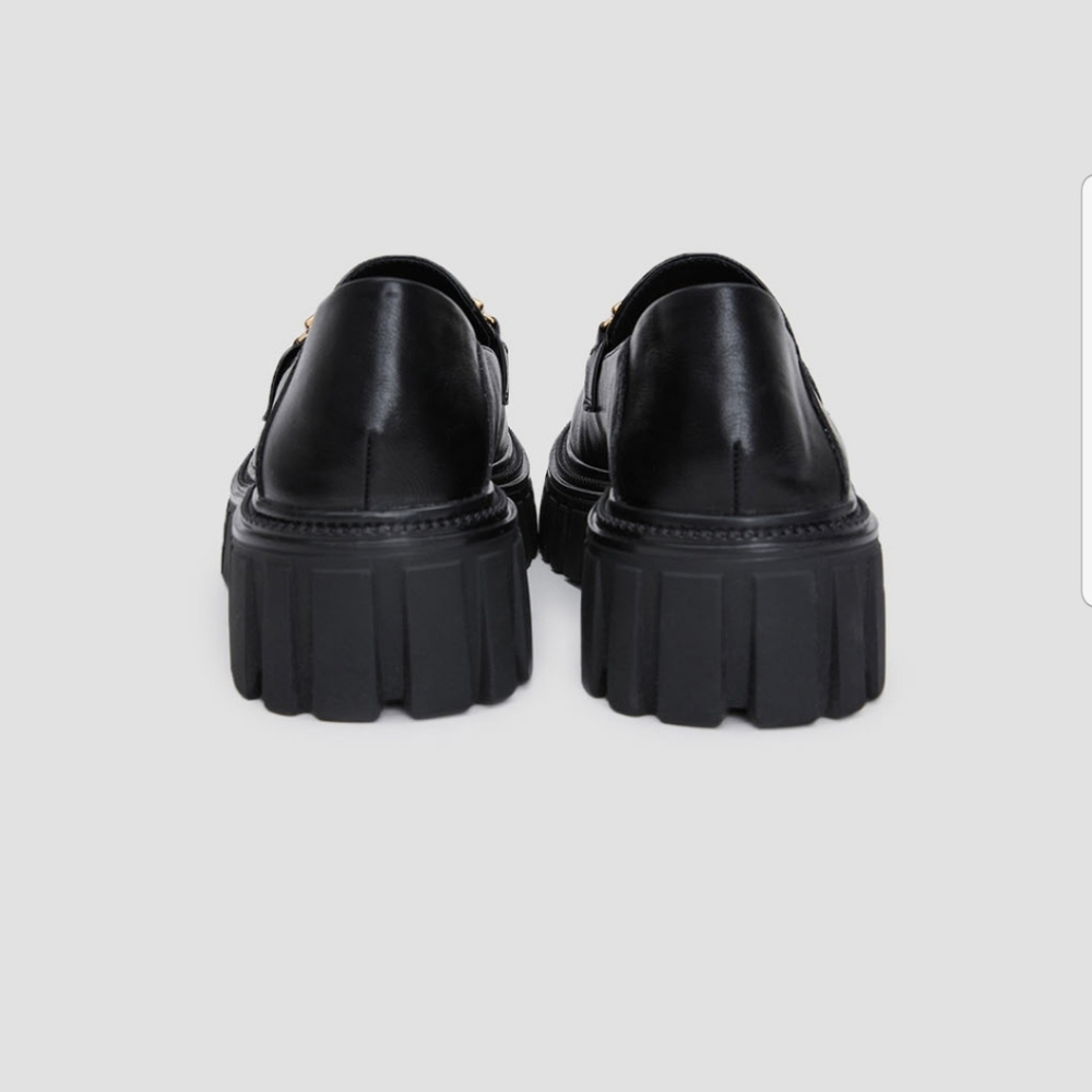 Vegan Leather Chunky Heeled Loafers with Gold Chain (Black) - Lattelier - Picture 3 of 13